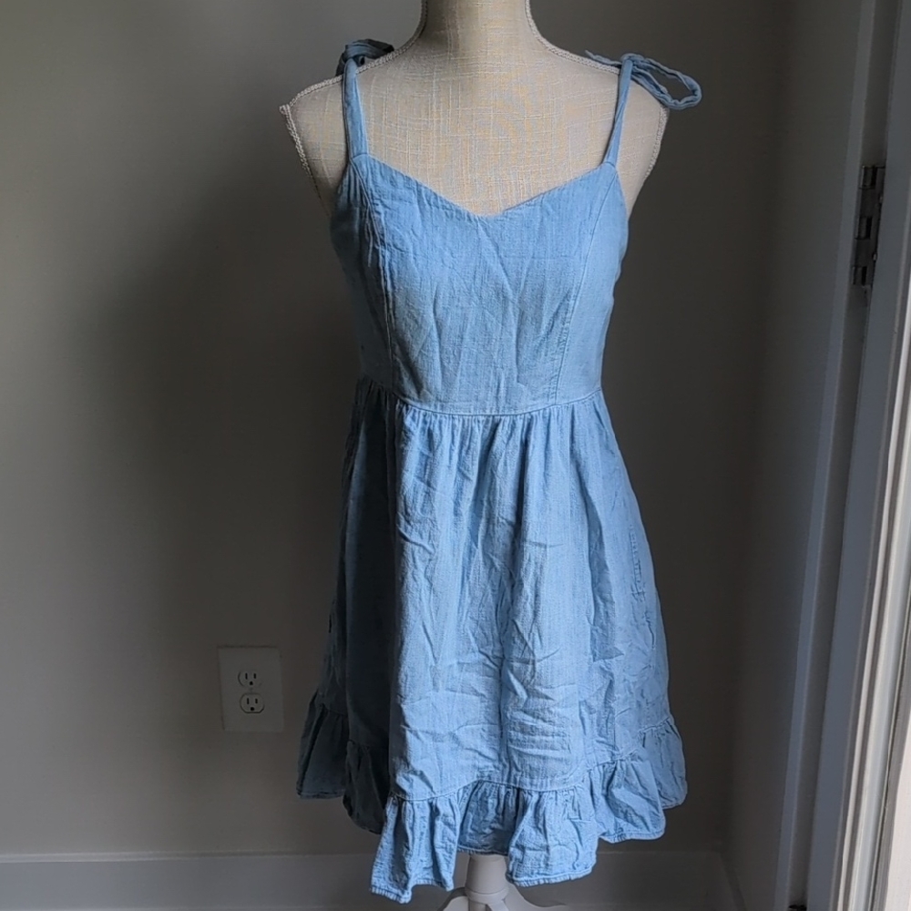 Old Navy Blue Ruffled Smocked Sundress - Picture 1 of 4